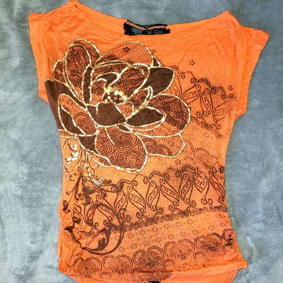Orange flower shirt - Picture 1 of 4
